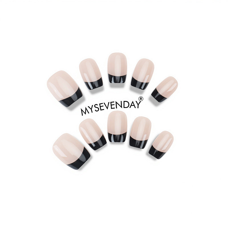 Elegante French Tip Drucknägel mit hochglänzendem Finish Karnz
