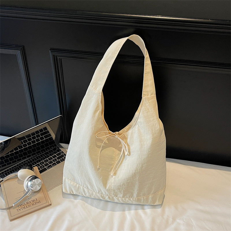 Lässiger verstellbarer Sling Tote