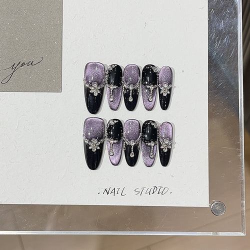 Glamouröse dekorative Nagelkunst Karnz