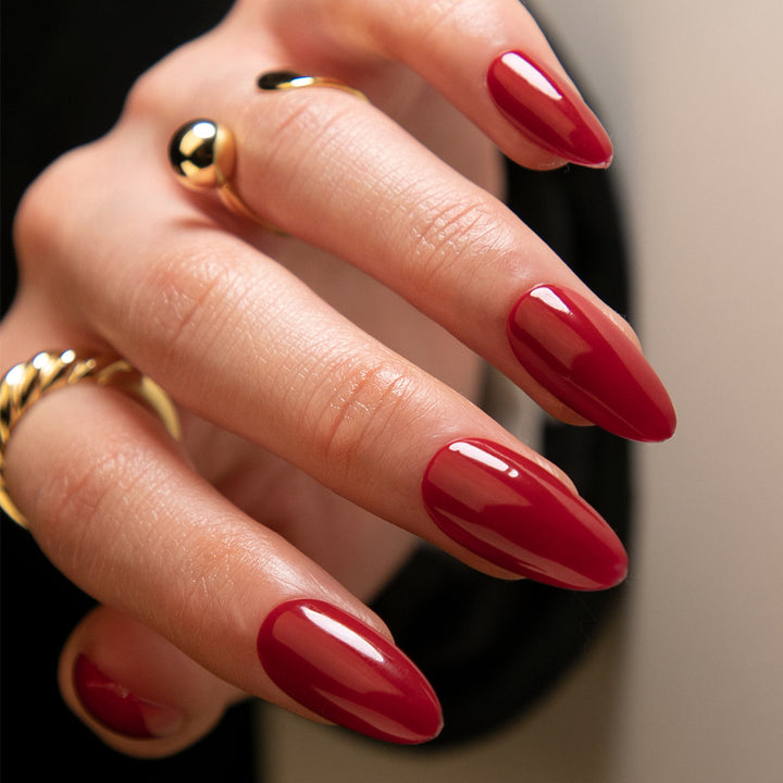 elegante Stiletto-Nägel im Hochglanz-Finish Karnz
