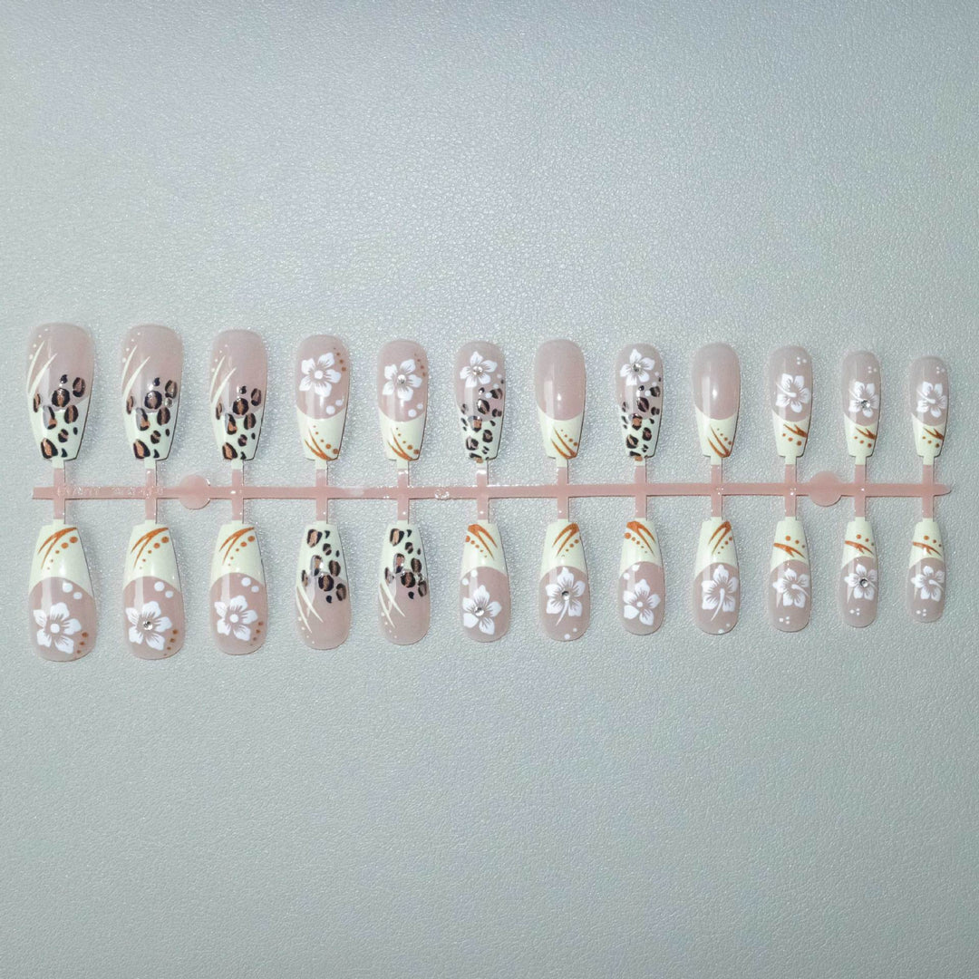 Künstlerisches Blumen- und Tiermotiv-Nagelkunst-Set