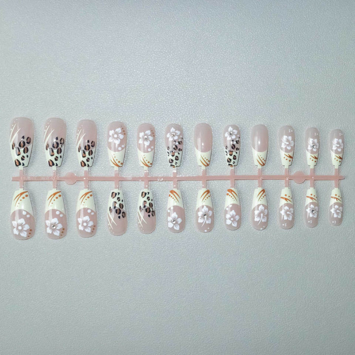 Künstlerisches Blumen- und Tiermotiv-Nagelkunst-Set