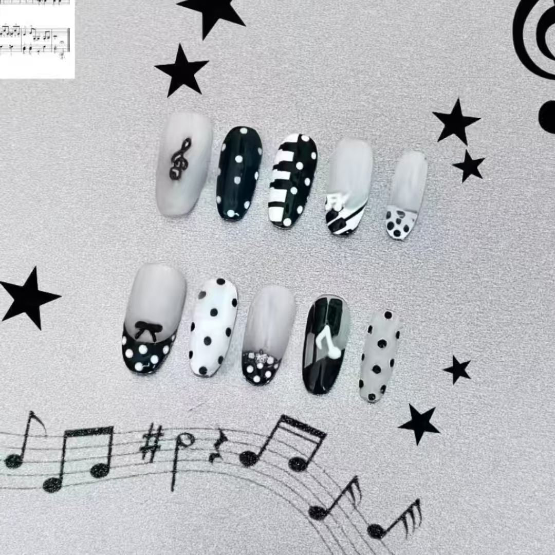 Dekorative Nagelkunst Karnz