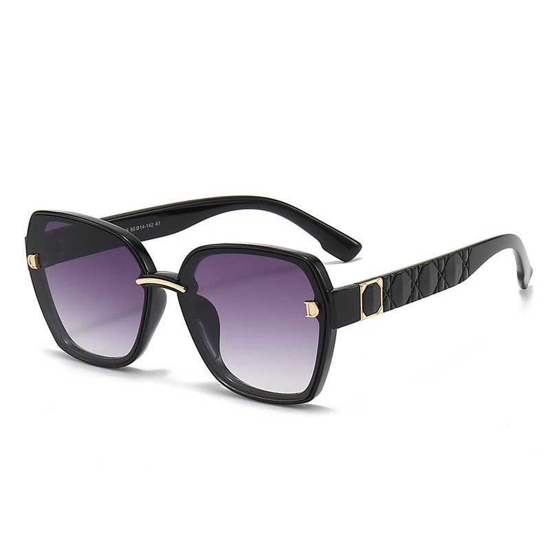 Damen Sonnenbrille mit stilvollem, quadratischem Rahmen und eleganten Details Karnz
