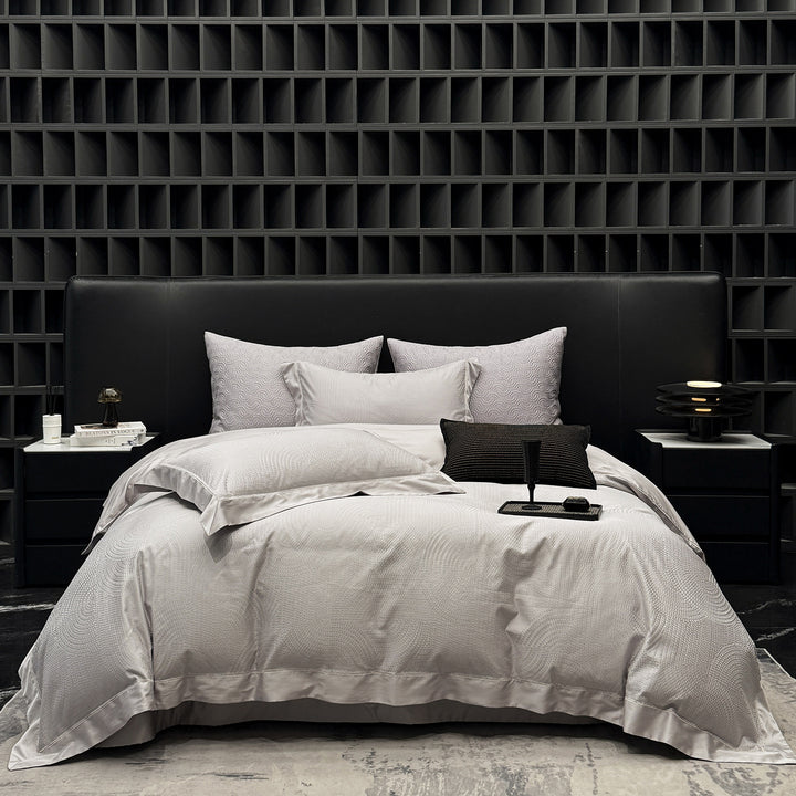 Elegante Bettwäschegarnitur aus Baumwollsatin mit dezentem Wellen‑Jacquard und Satinkante