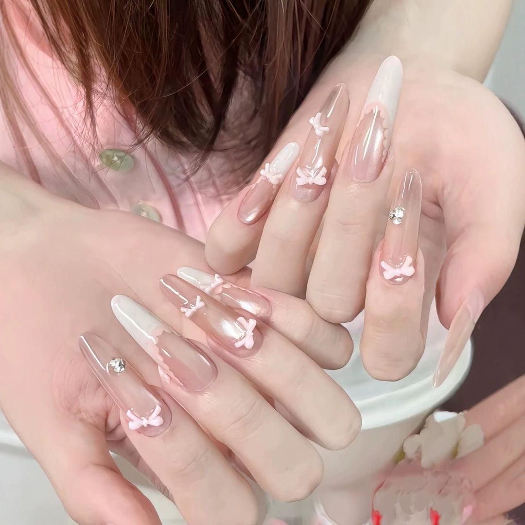 Dekorative florale Nagelkunstverlängerungen