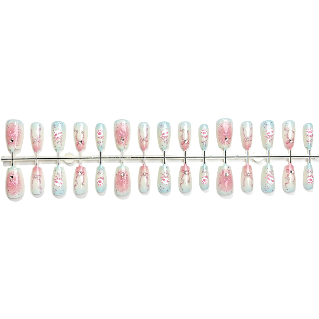 Künstlerisches Press-On Nageldesign