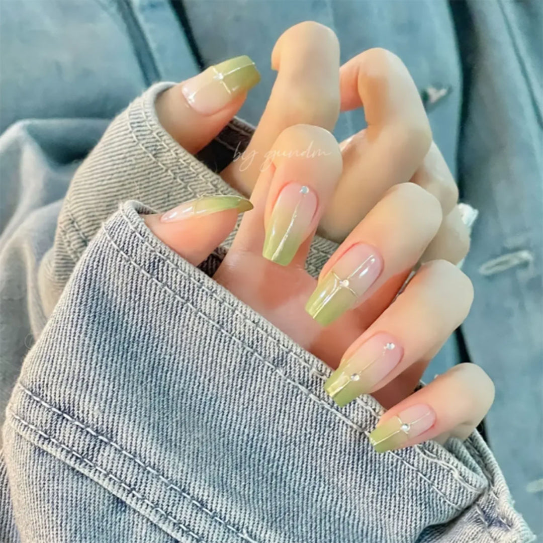 Stylische Acryl-Nagelkunst