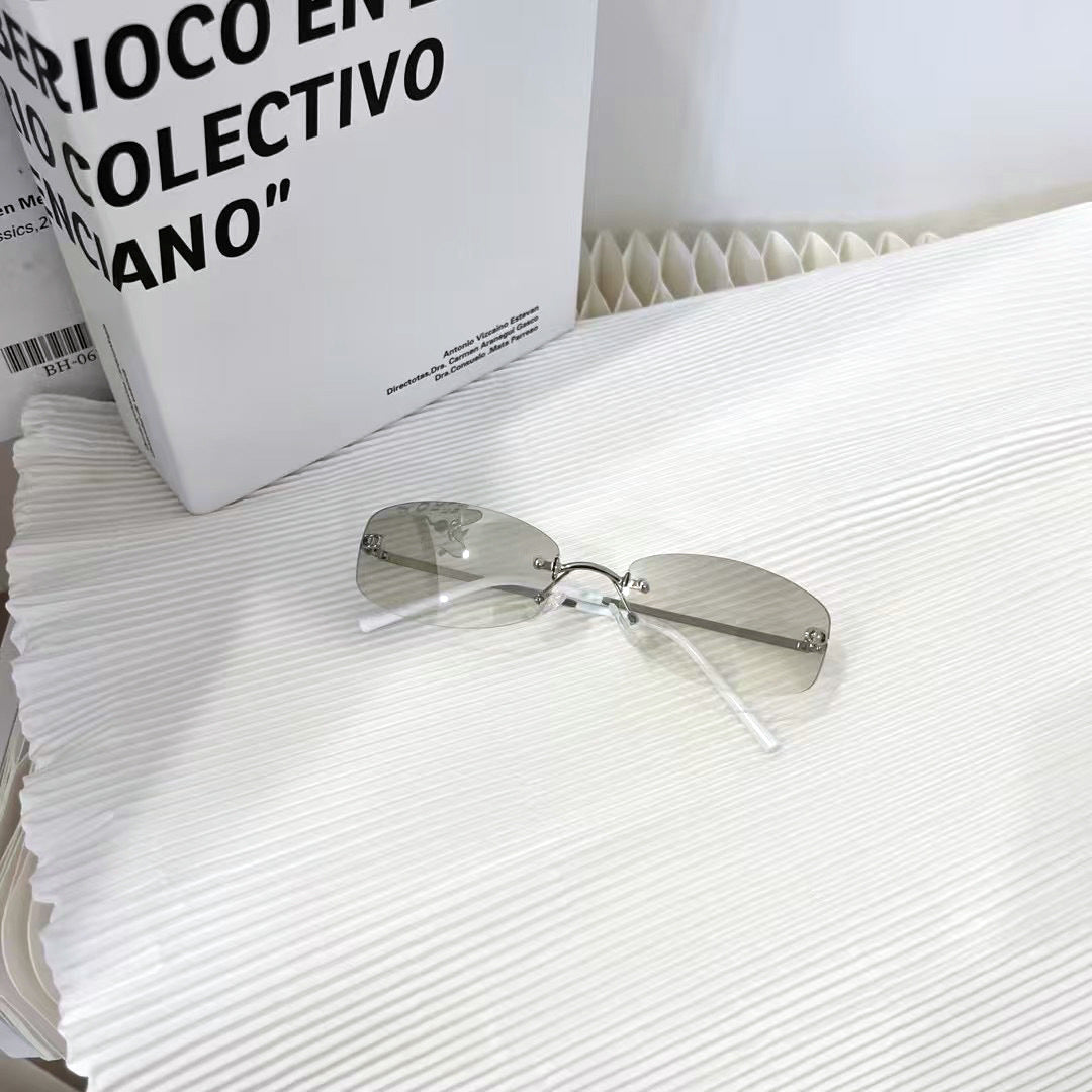 Elegante Premium Sonnenbrille mit Schlankem Metallrahmen Karnz