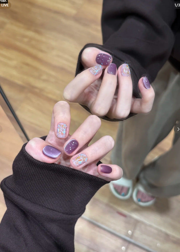 Künstlerisches Herzmuster Nagelkunstverlängerungen Karnz