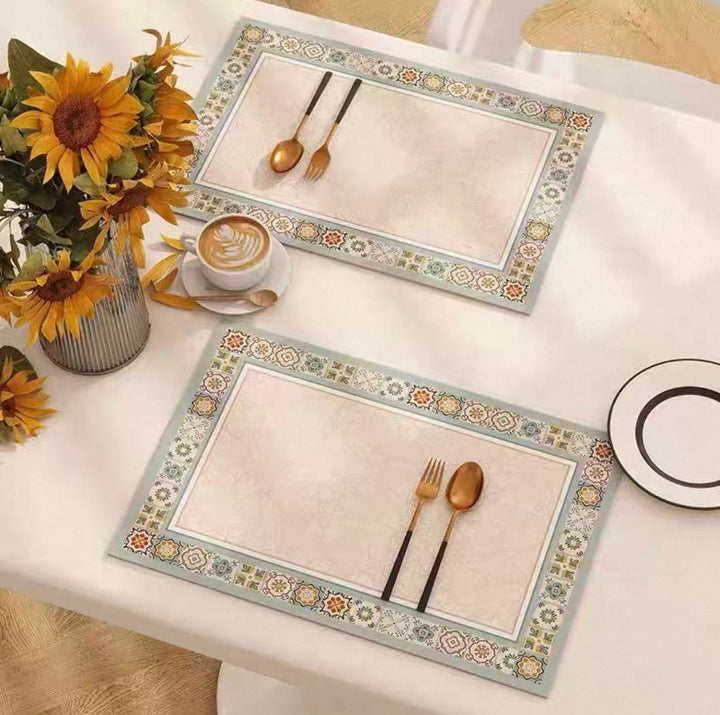 Elegante Blumenmuster Tischsets Karnz