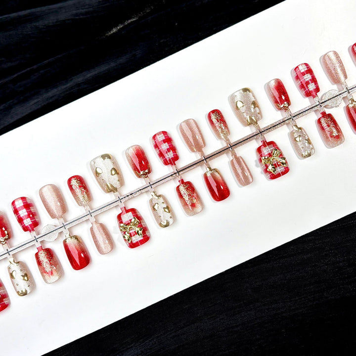 Stylisches festliches Press-On-Nagelset