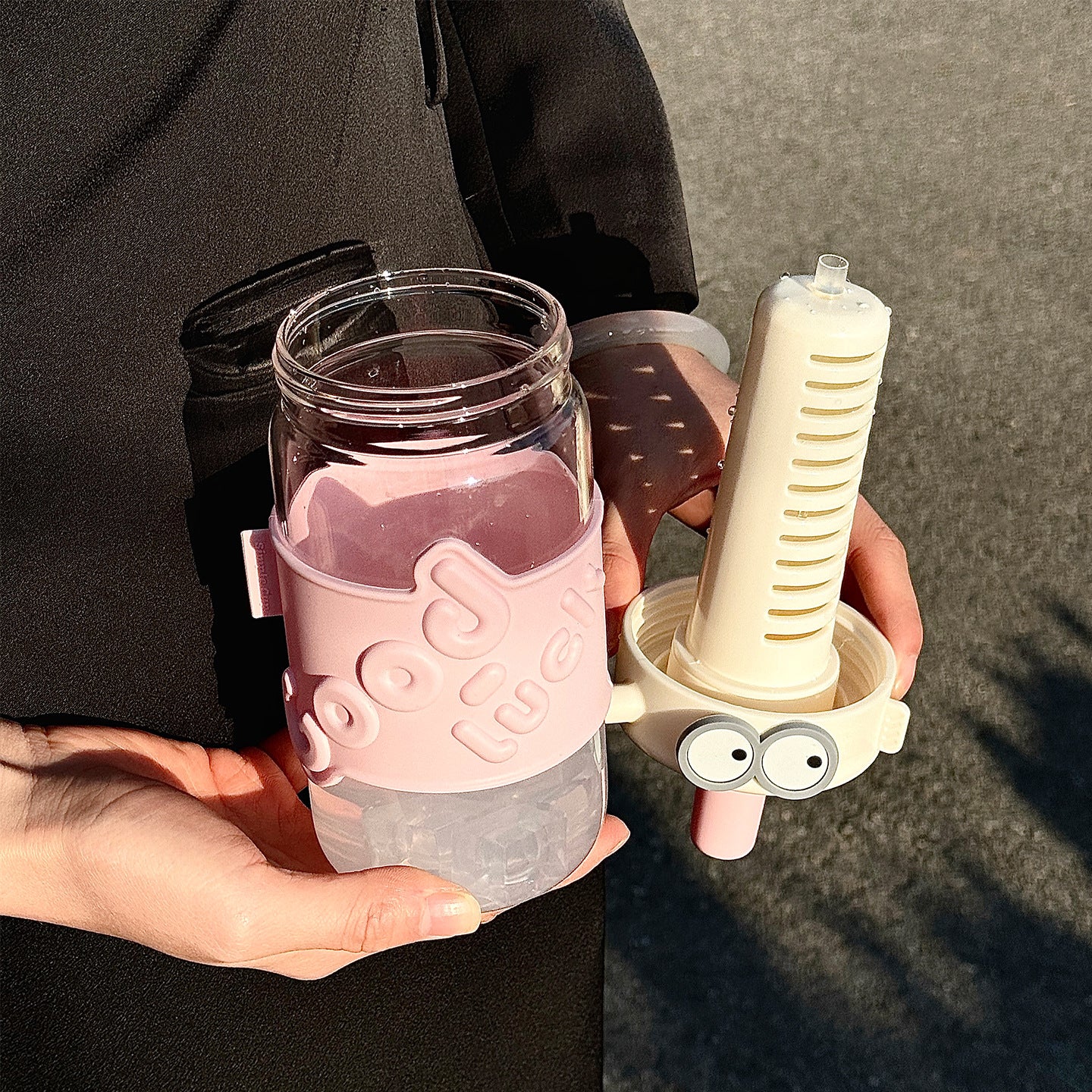 Damen Trinkflasche mit interaktivem Strohhalm und Emotionen Karnz