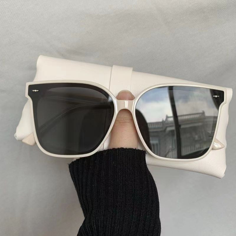 Damen stilvolle Sonnenbrille mit modischem Hingucker Karnz