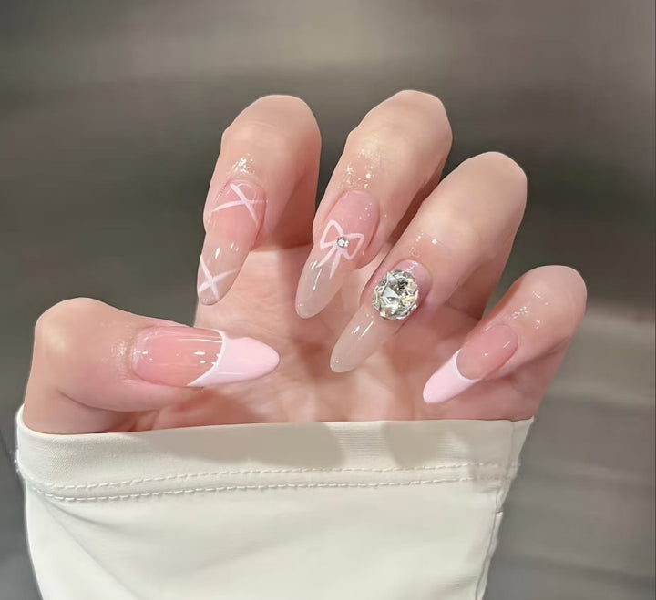 Dekoratives Press-On-Nageldesign Karnz