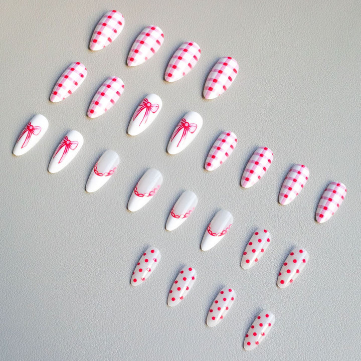 Kreatives, mit einer Schleife verziertes Acryl-Nagelkunst-Set
