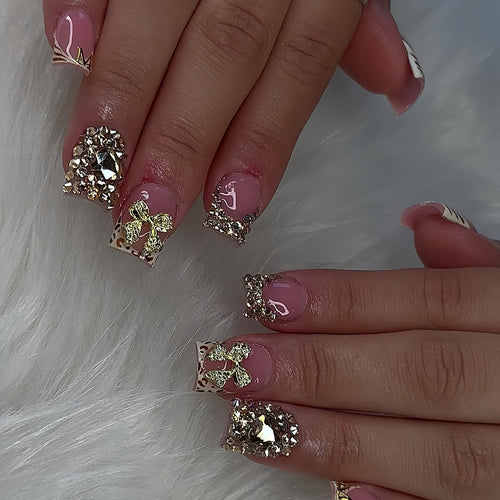 Glamouröse mit Strass verzierte Press-On Nägel Karnz