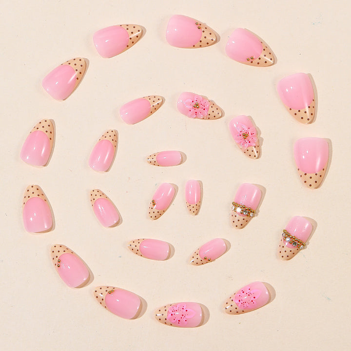 Florale Akzent-Gel-Nagelkunst Karnz