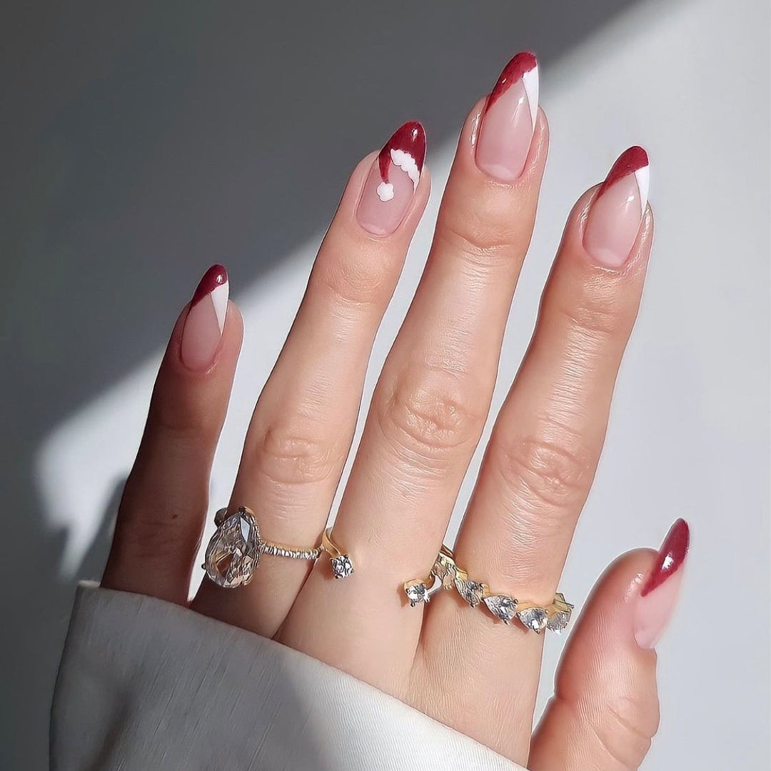 Kunstnagelset mit festlichem Winterthema Karnz