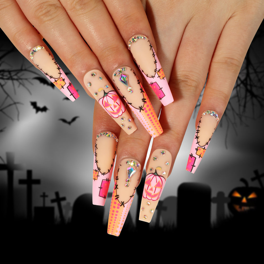 Künstliche Nagelkunst mit Halloween-Motiv Karnz