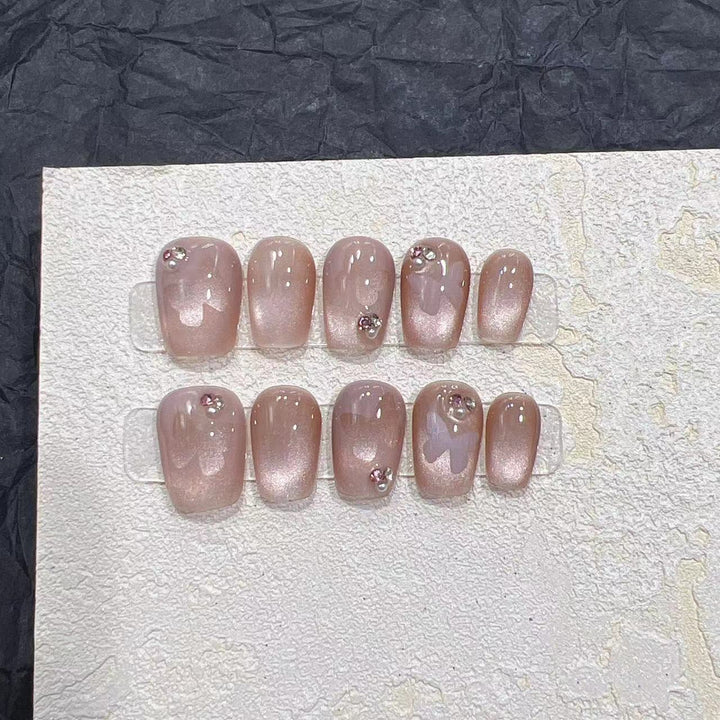Elegantes Druck-Nagel-Set mit Strass-Details Karnz