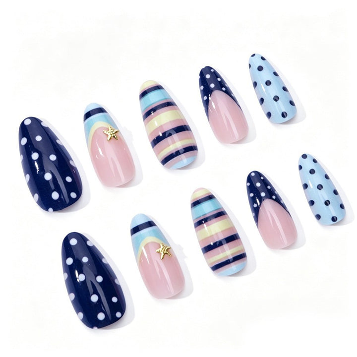 Kunstnagelset mit elegantem Streifen- und Punkte-Design Karnz