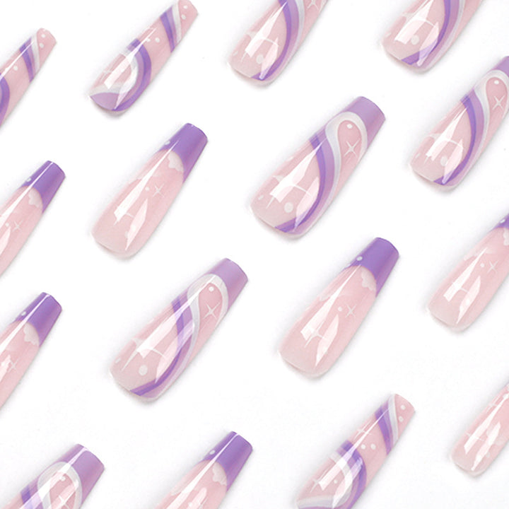 Kunstvolle Nagelverlängerungen mit trendigem Ombre-Design Karnz