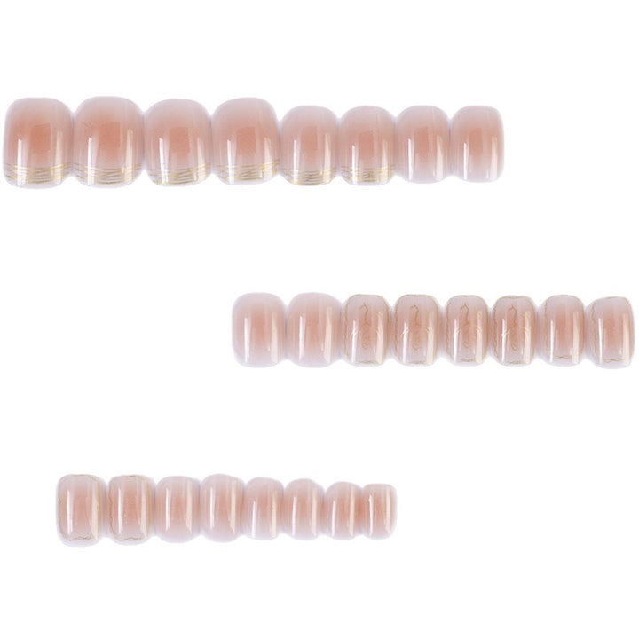 Kunstnägel mit Elegantem Einzelnem Goldakzent Karnz