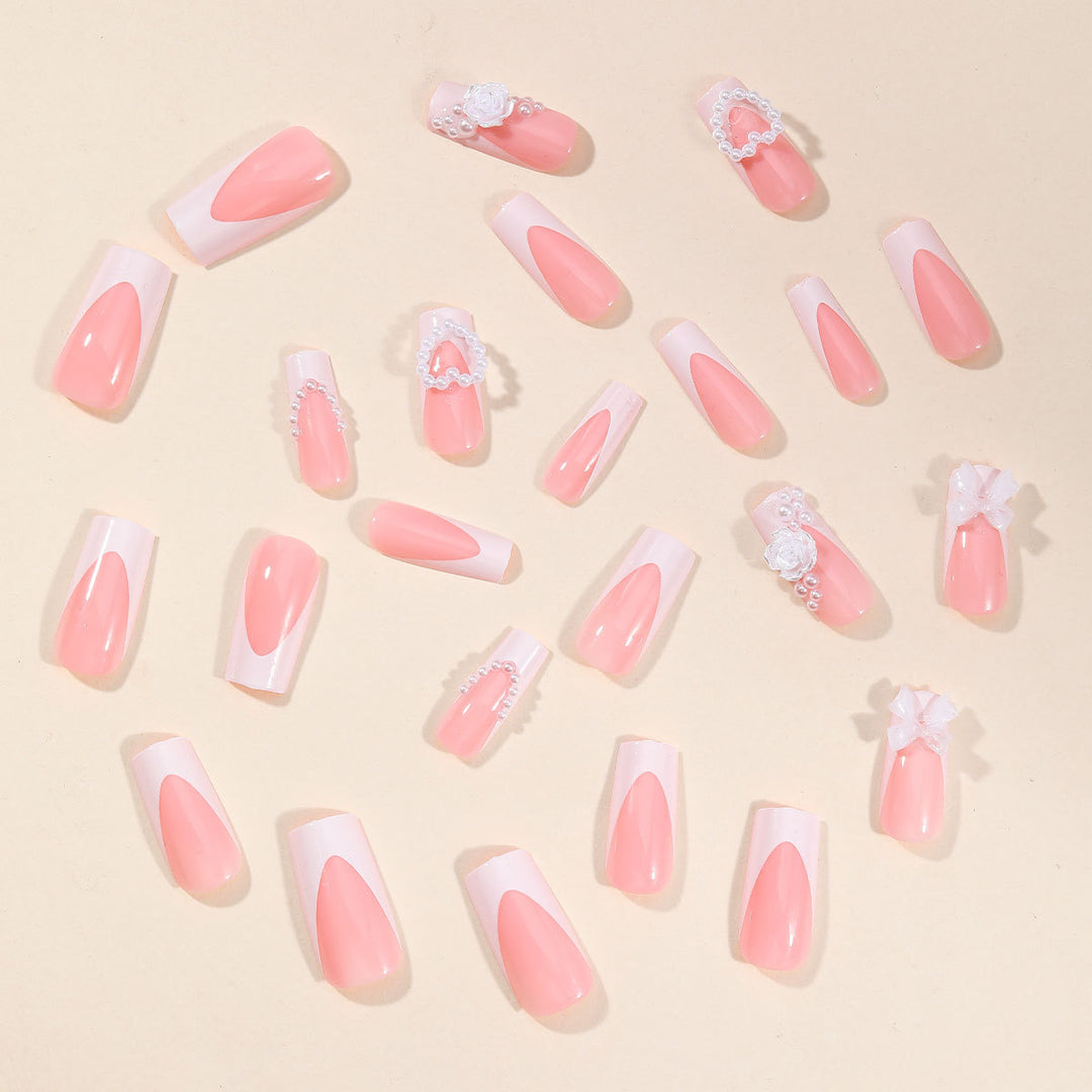 Exquisite 3D Blumendekor und mit Schmucksteinen verzierte Nagelverlängerungen Karnz