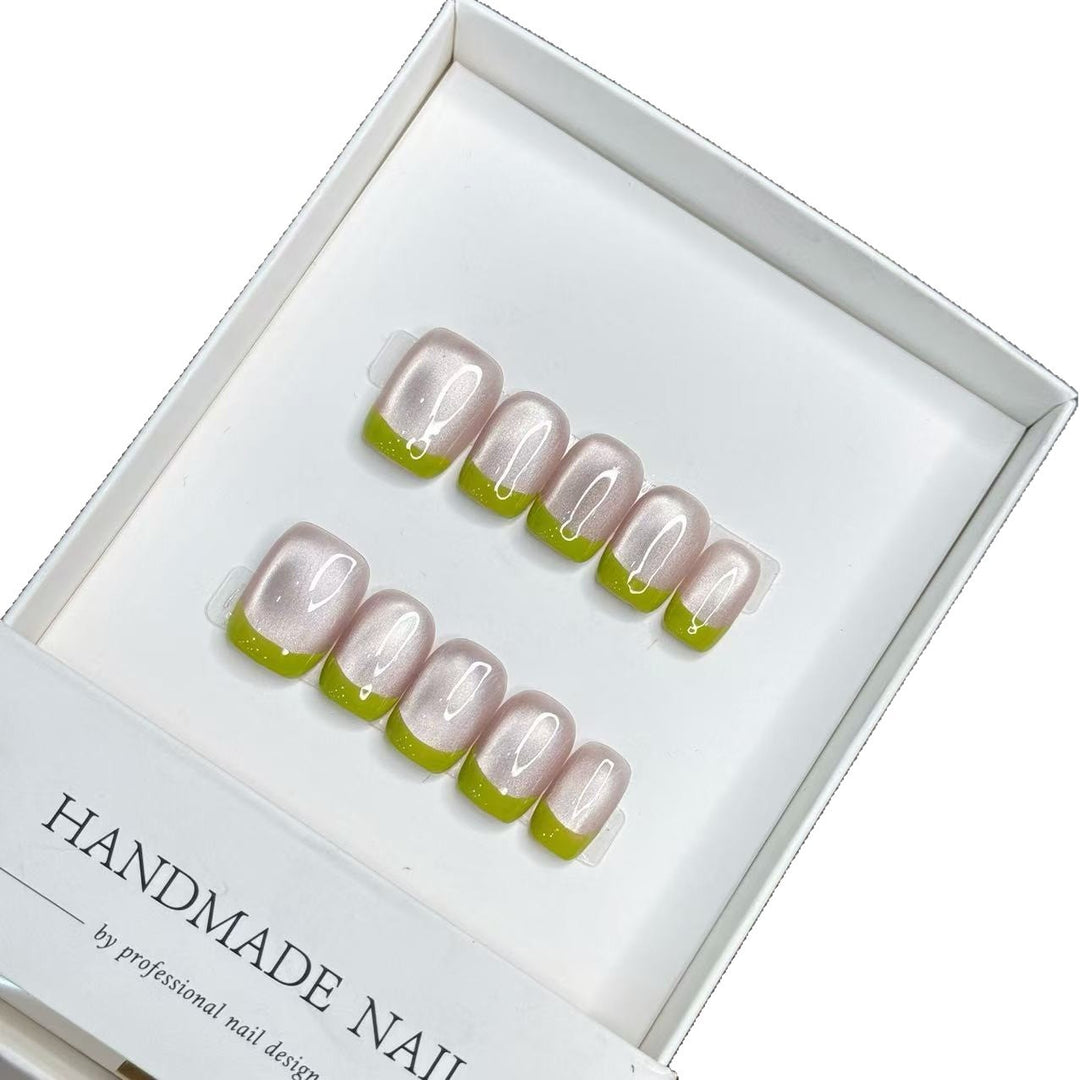 Künstlerisches Press-On-Nagelset mit elegantem glänzendem Finish
