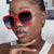 Damen modische Sonnenbrille mit goldenen Kettendetails Karnz