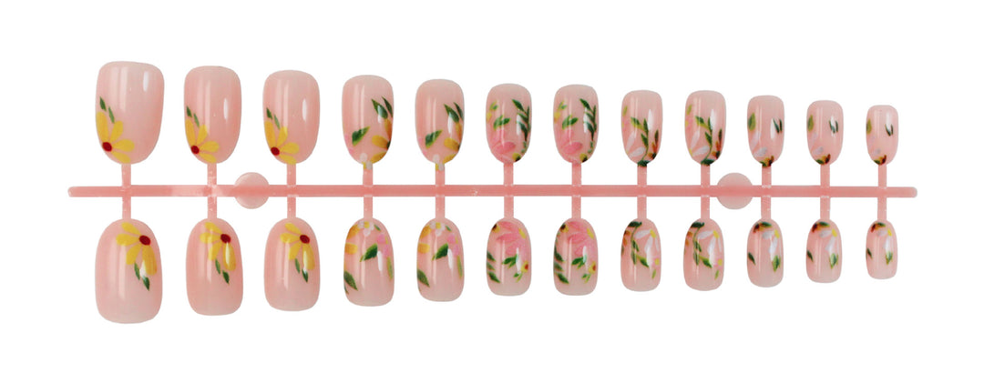Künstliche Fingernägel Set mit floralen Verzierungen Karnz