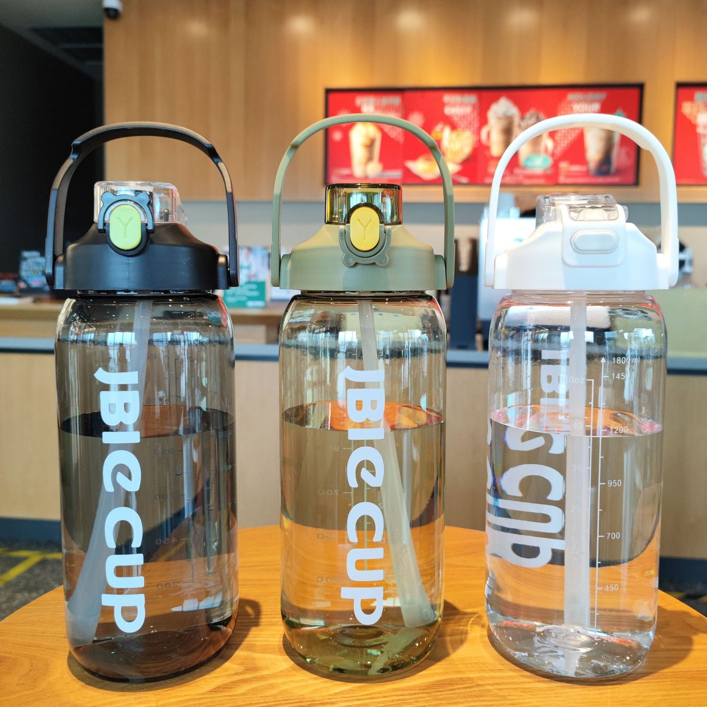 Damen großzügige Wasserflasche mit auslaufsicherem Deckel und Strohhalm Karnz