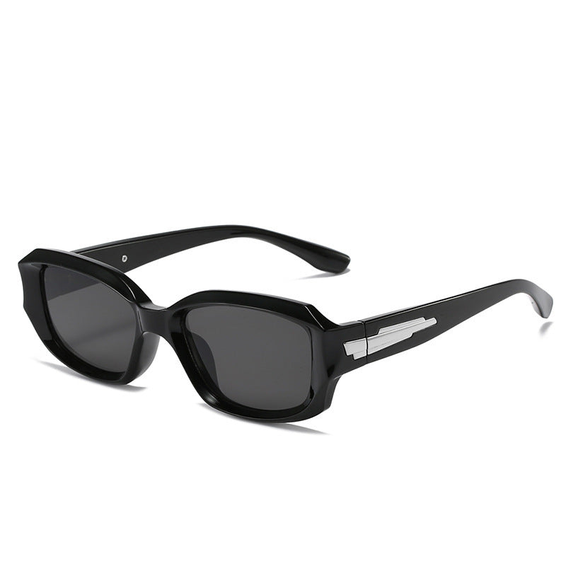 Retro-inspirierte winkelförmige Sonnenbrille mit einzigartigen dekorativen Details Karnz
