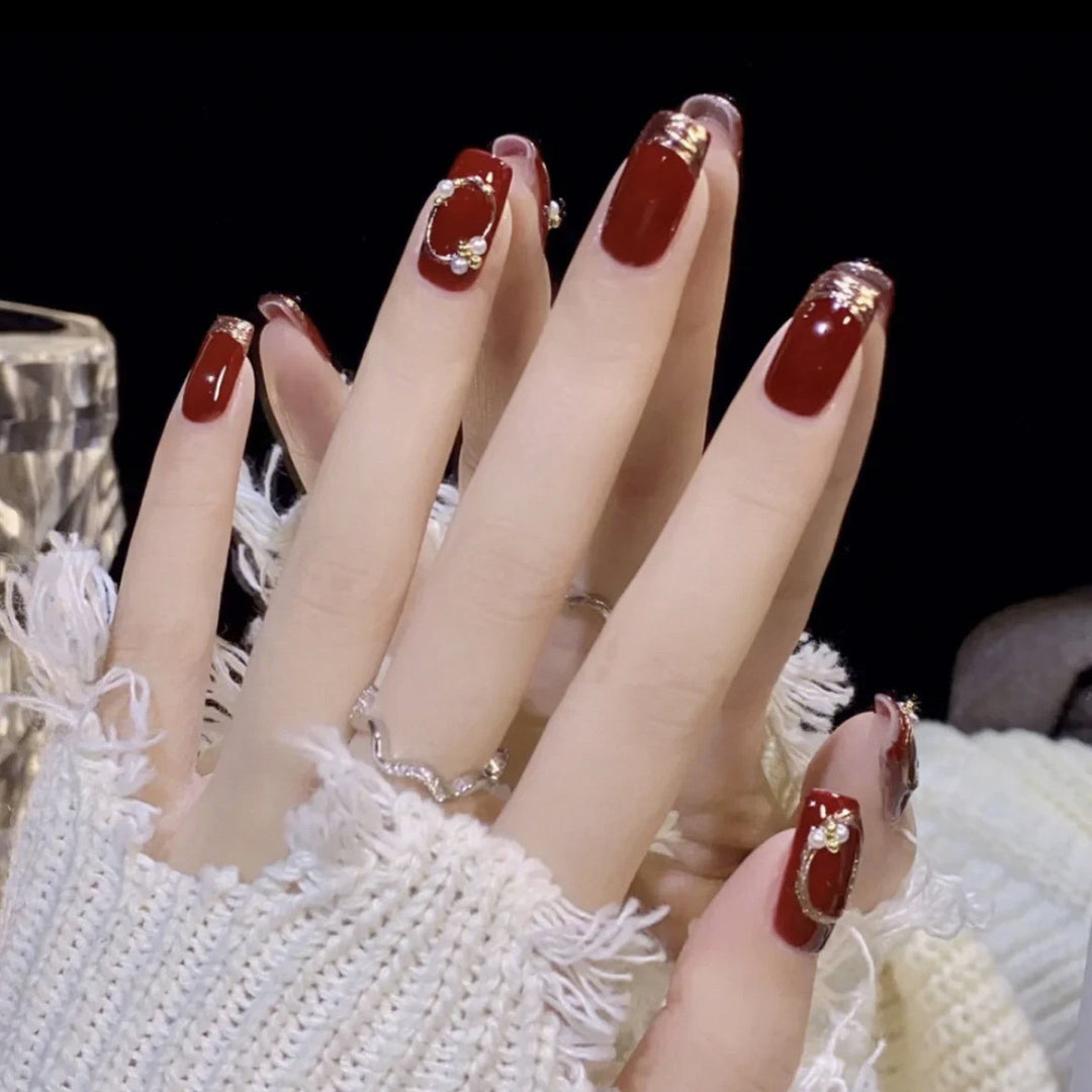 Elegante Nagelkunst mit Glanzfinish Karnz