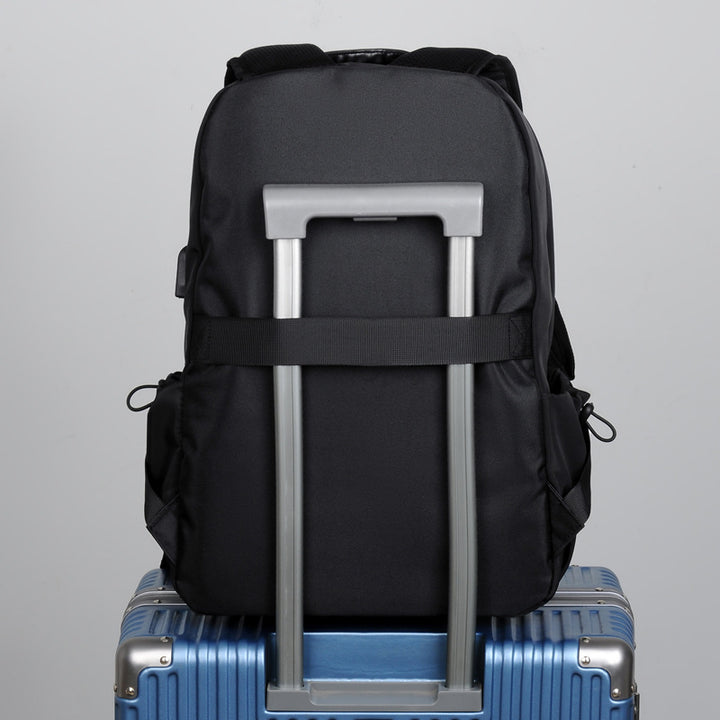 Robuster und Praktischer Rucksack mit Multifunktionalem Stauraum Karnz