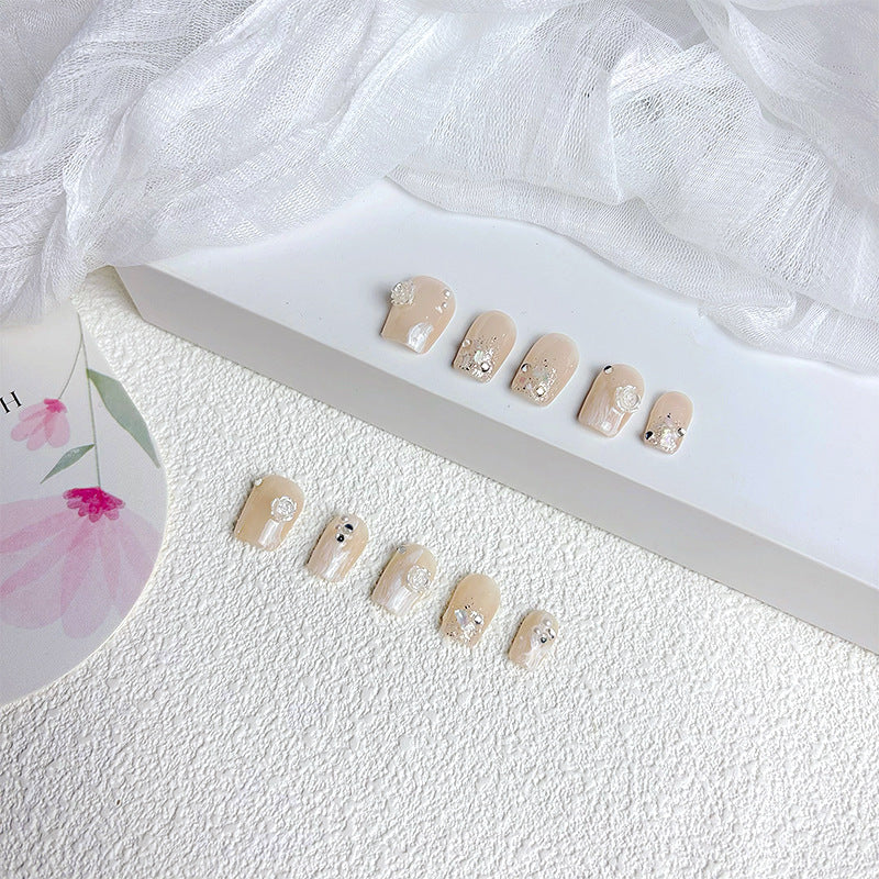 Anpassbares Press-On Nagelset Karnz
