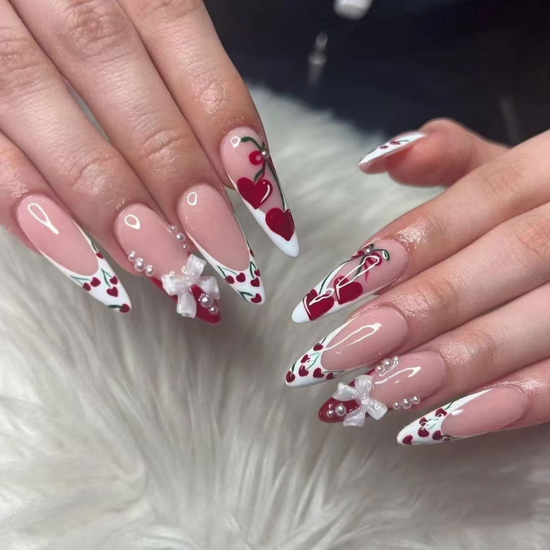 Dekoratives Herz-Motiv Nagelkunst-Set