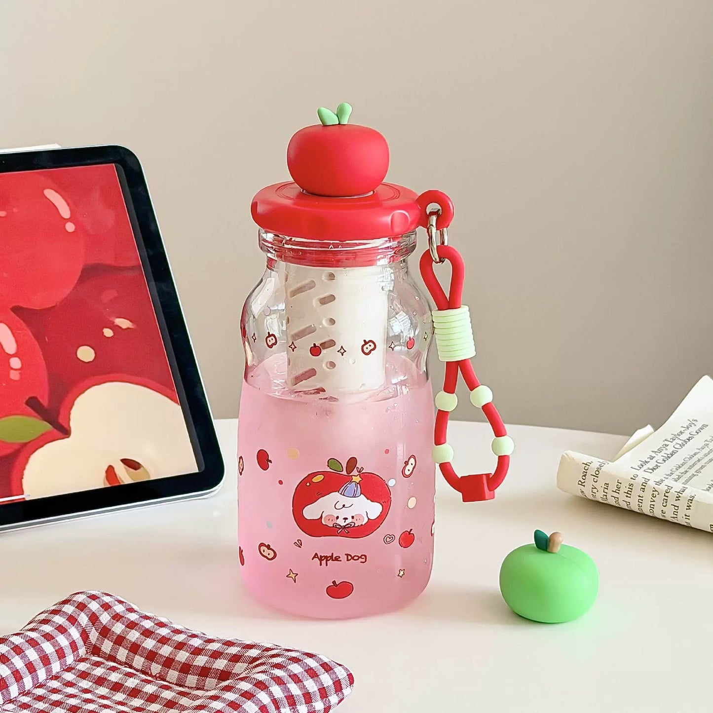 Damen Trendige und praktische Wasserflasche mit Fruchtdeckel Karnz