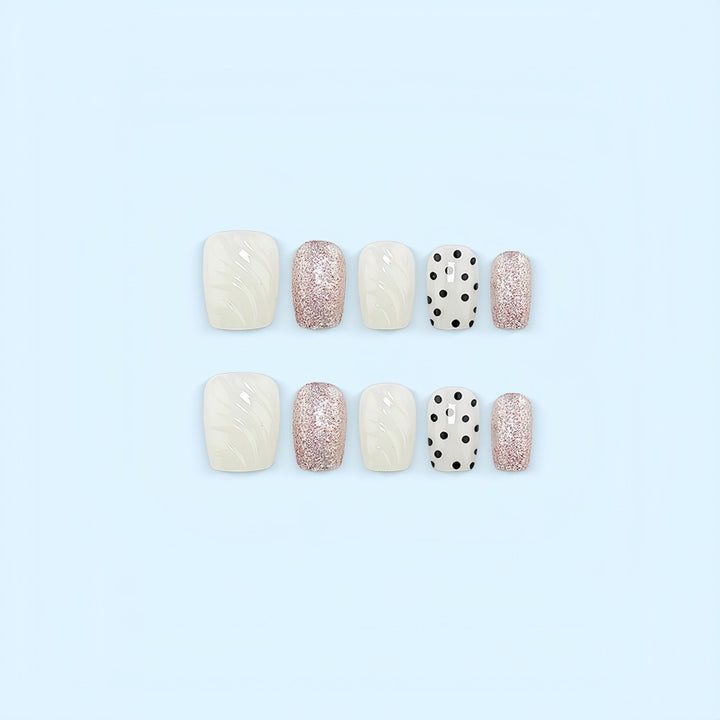 Kunstnagelset mit elegantem Glitzer- und Punktedesign Karnz