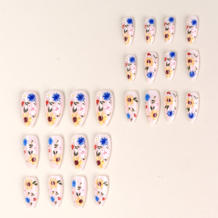 Floral Verziertes Press-On Nagelkunst Set Karnz