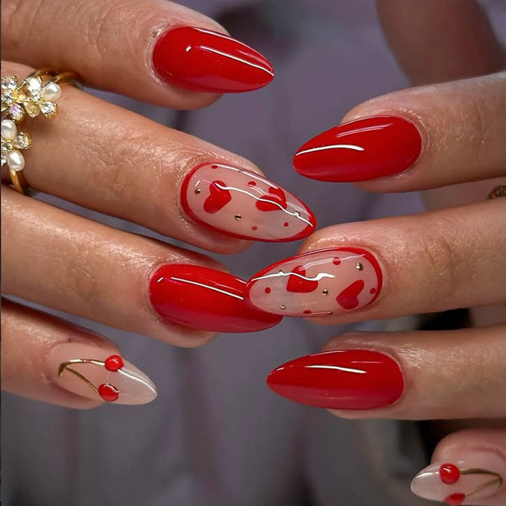 Herz-Themen Elegante Press-On Nagelkunst