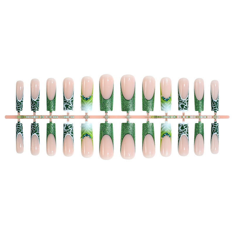 Kunstnagelset mit eleganten Glitzer- und spezifischen Designs Karnz