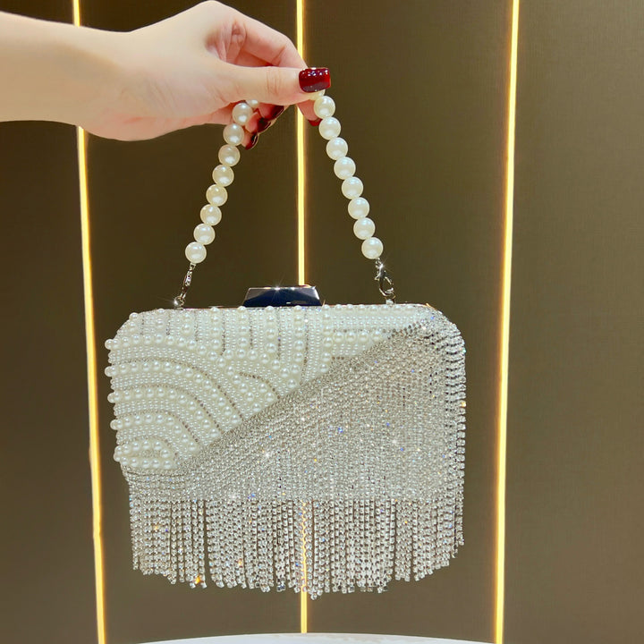 Perlenverzierte Abendhandtasche