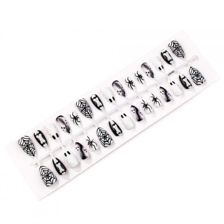 Kreative Halloween-Themen Presse-Nagelkunst