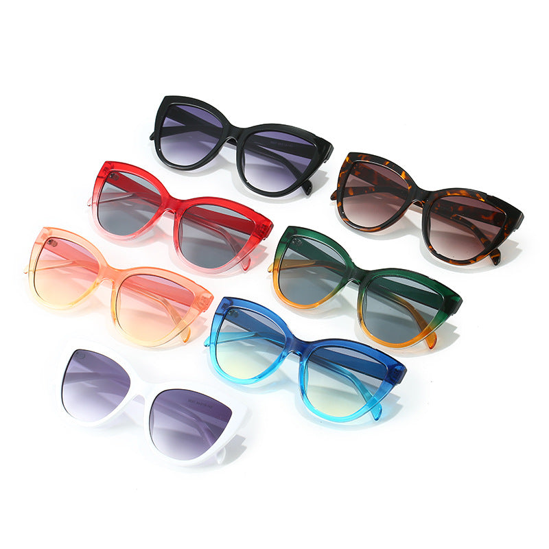 Damen Cat-Eye Sonnenbrille mit transparentem Rahmen und UV-Schutz Karnz