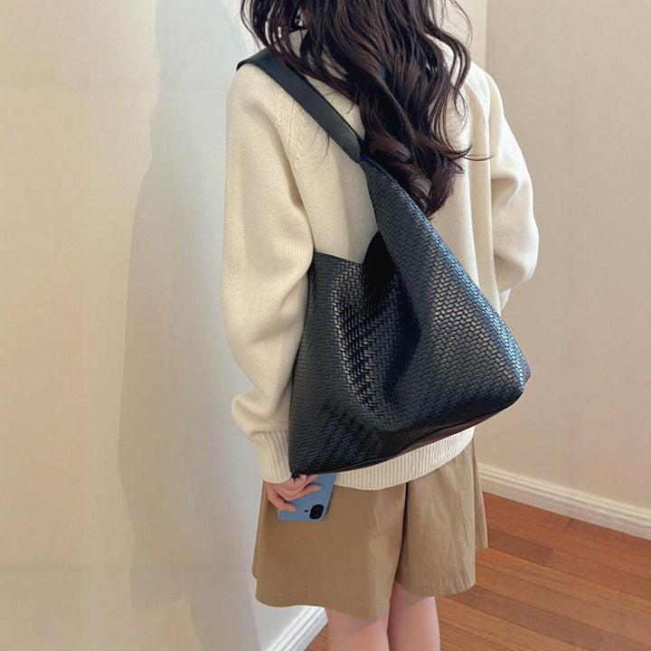 Woven Vegan Leather Hobo Tasche