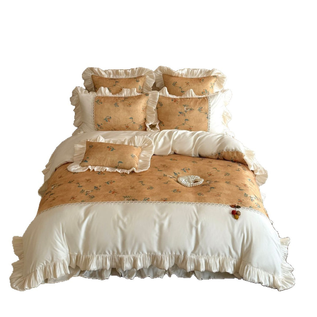 Hautschmeichelnde Bettwäsche-Garnitur im Vintage-Landhausstil mit Volant, Jacquard-Struktur und Spitzenbordüre