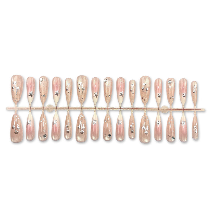 Glamouröse 3D Nagelstyles Karnz