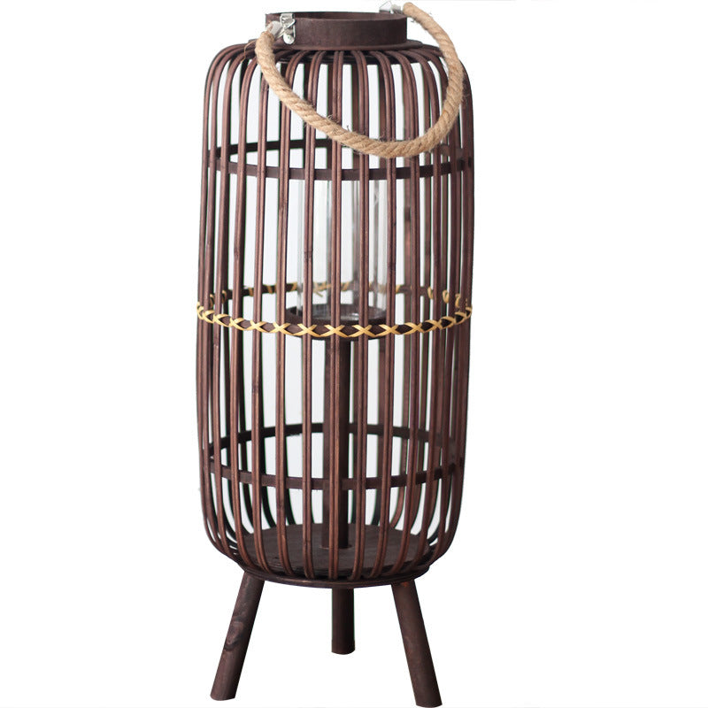 Stilvolle Laterne aus Rattan mit Holzgestell Karnz